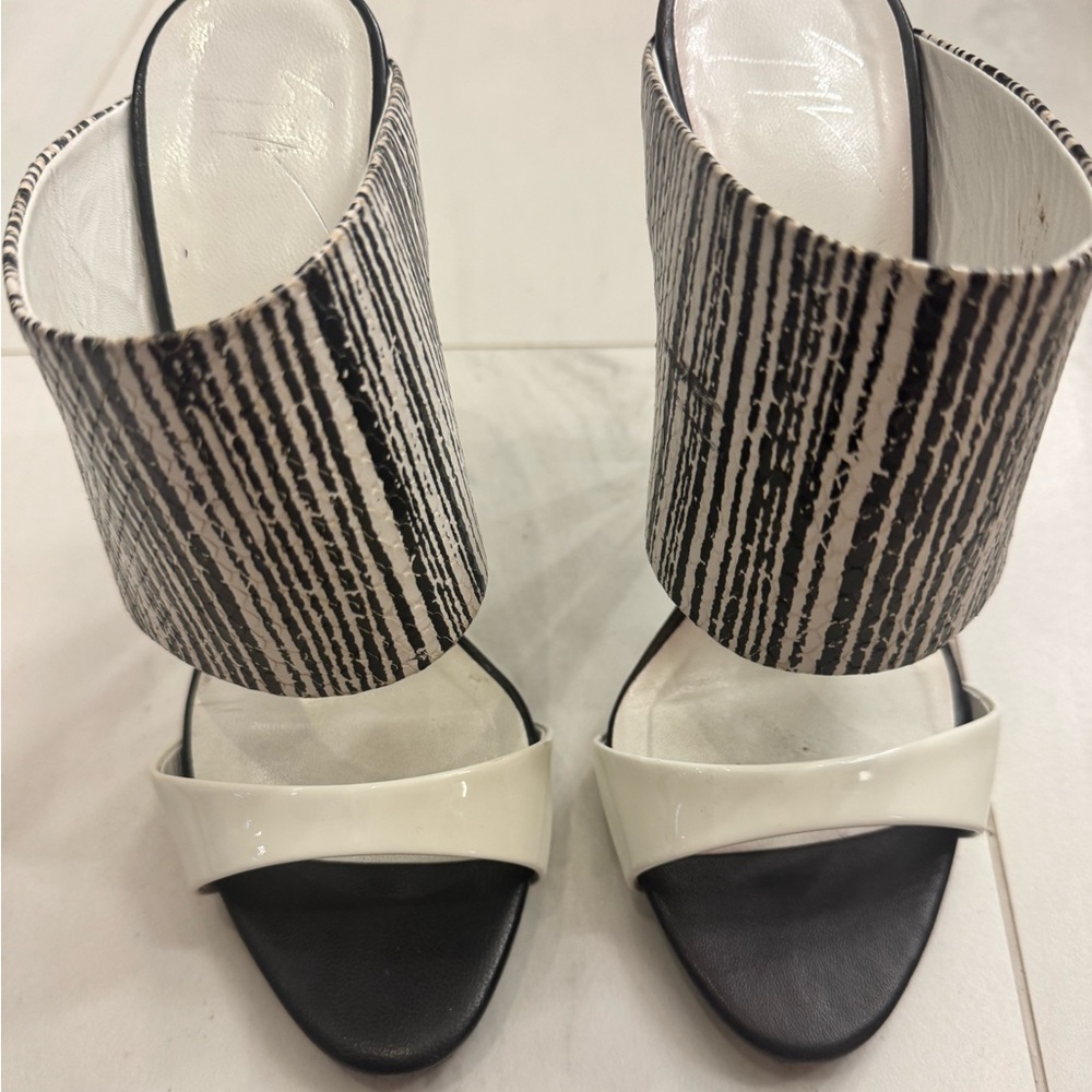 Giuseppe Zanotti black and white hire heel. Worn a few times. Great condition.